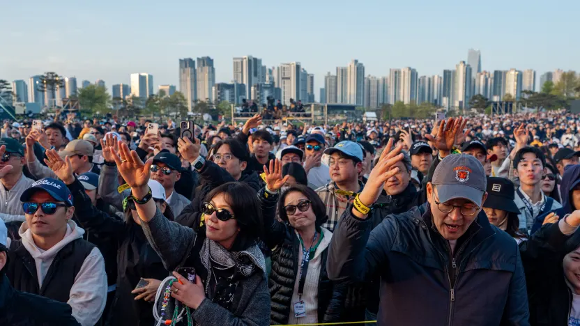 LIV Golf Korea concert crowd visual