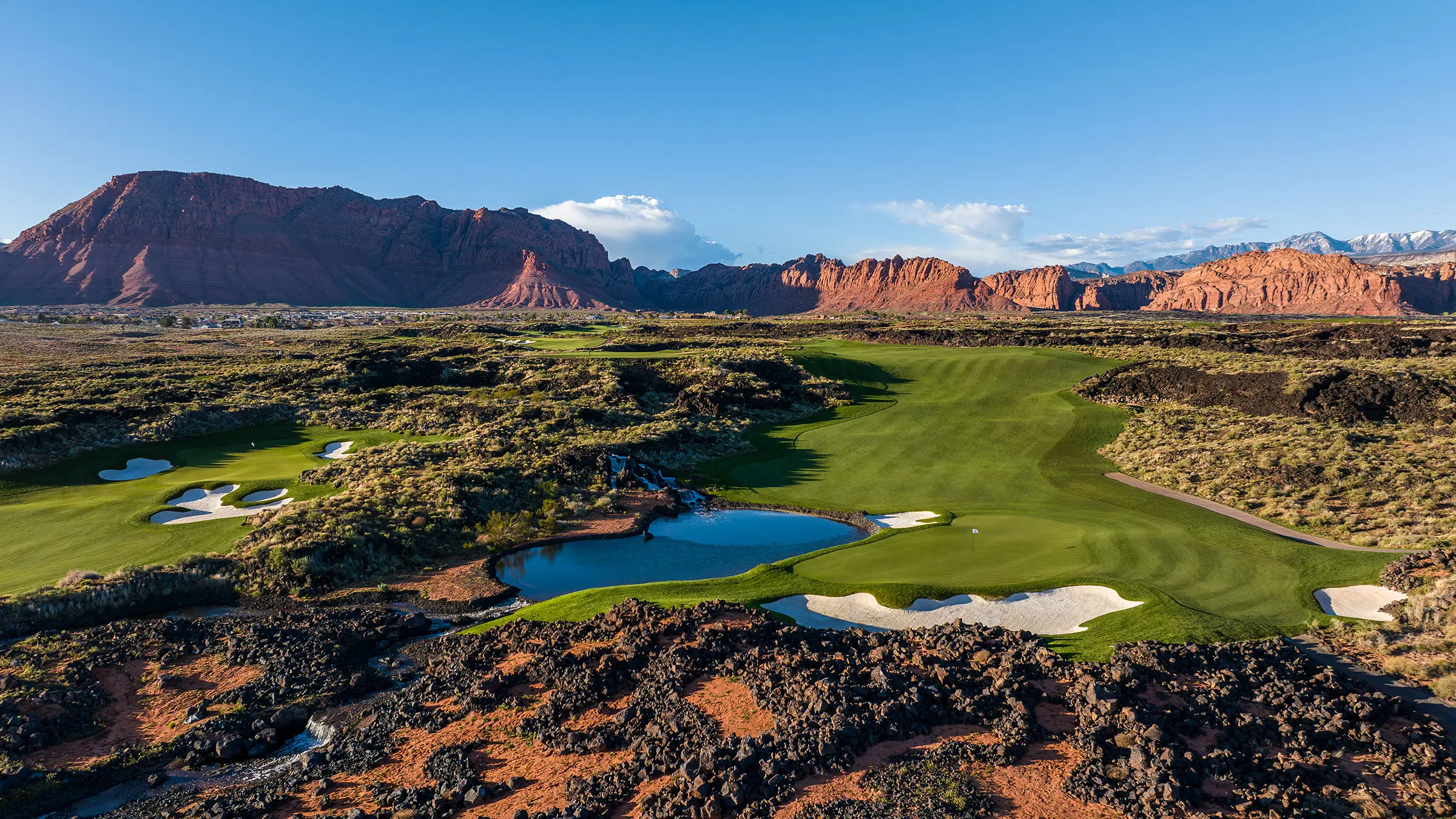 Golf travelers walking toward clubhouse